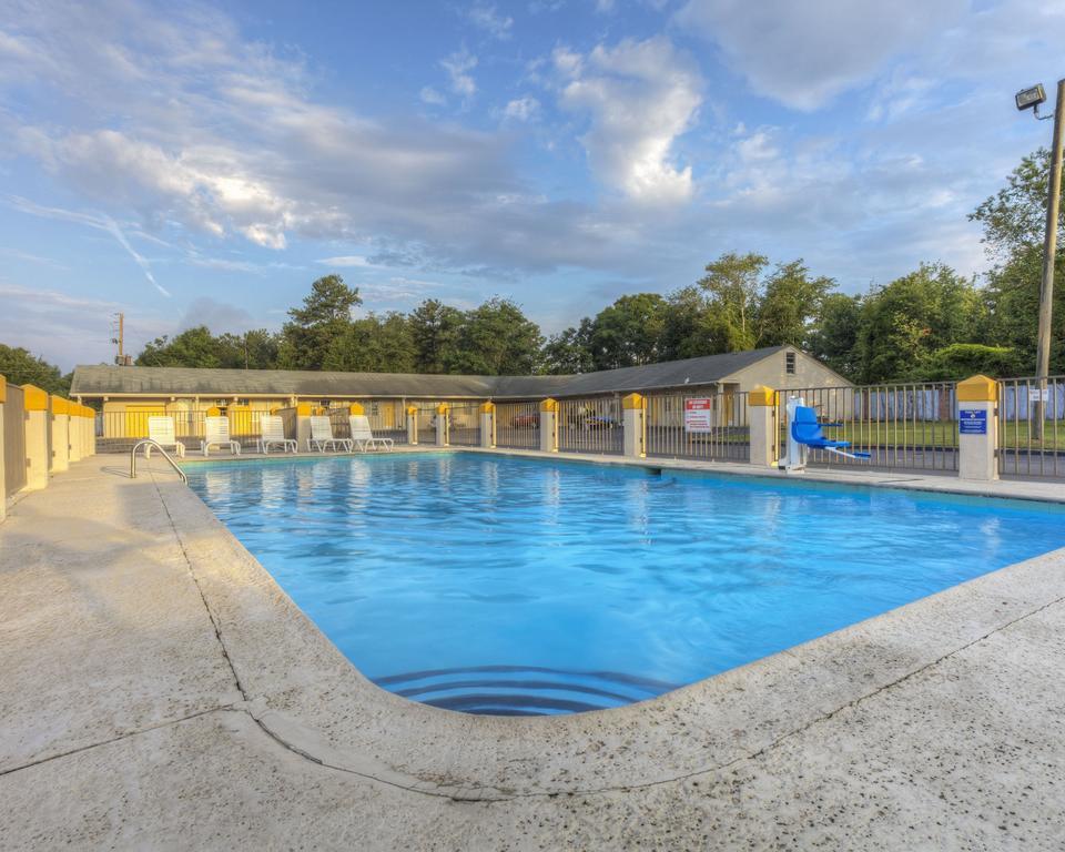Econo Lodge Byron Exteriér fotografie