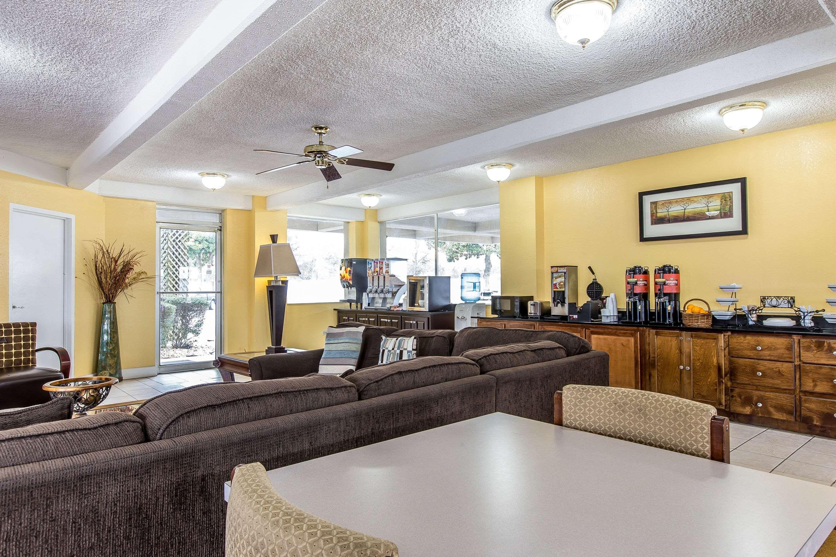 Econo Lodge Byron Exteriér fotografie