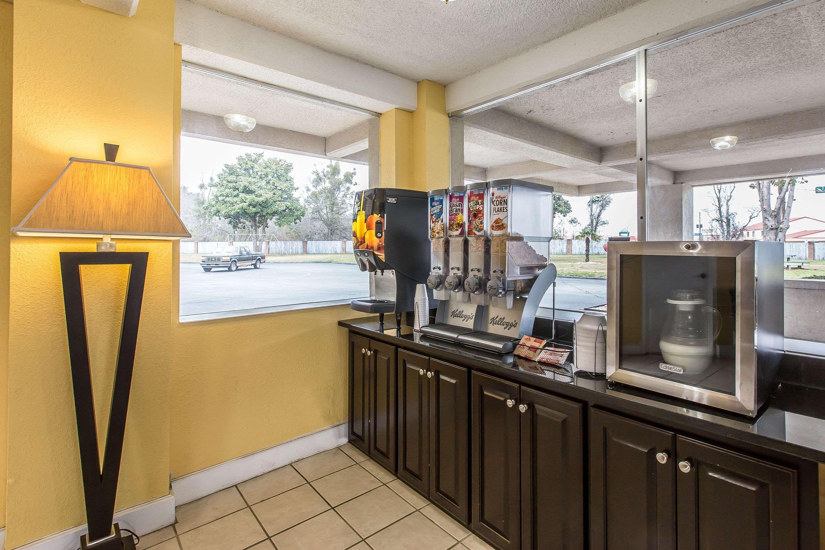 Econo Lodge Byron Exteriér fotografie